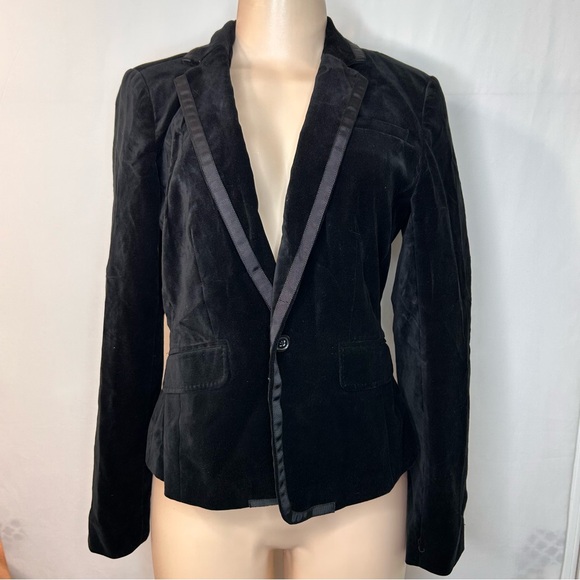 Banana Republic Black Velvet Suit Jacket with Satin Trim Size 4 - Picture 1 of 15